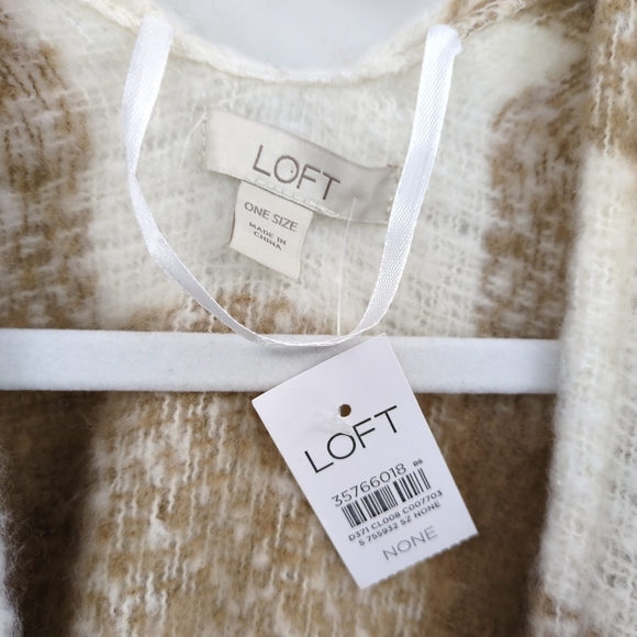 NEW Loft Buffalo Check Wrap Shawl Poncho Tan and White One Size Soft - Picture 6 of 9